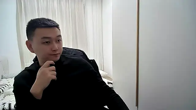 XXX chat uživo modela dong-77