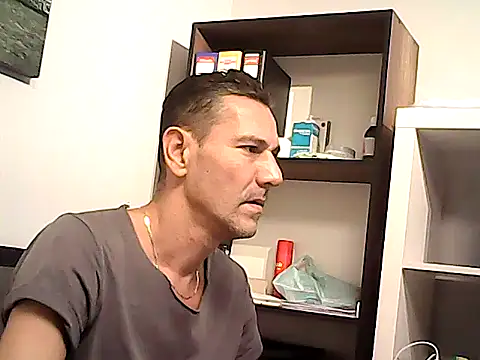 mastercharisma35 Adlı Modelin Canlı XXX Sohbeti