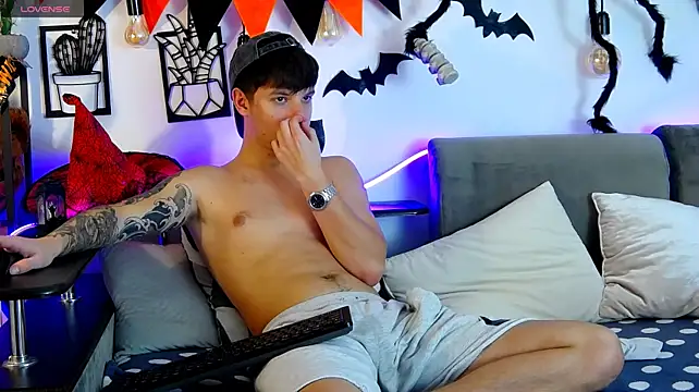 Živý XXX chat ThomasEdisonn