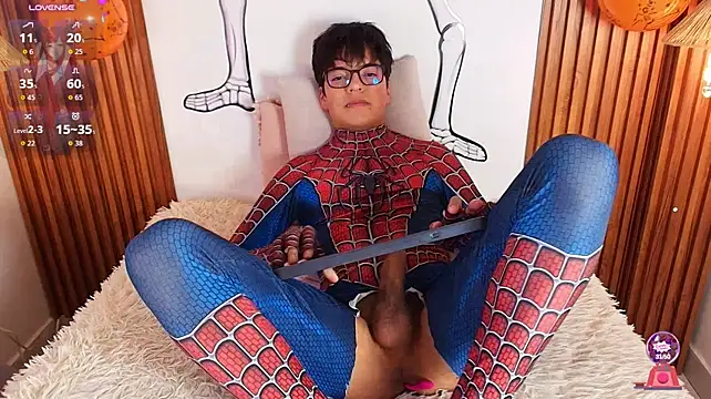 Milo_Wolff élő XXX-chatje