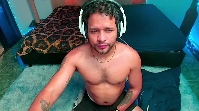 LucasGaeelのライブXXXチャット