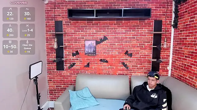 Tony_Zackk1 Chat XXX in diretta