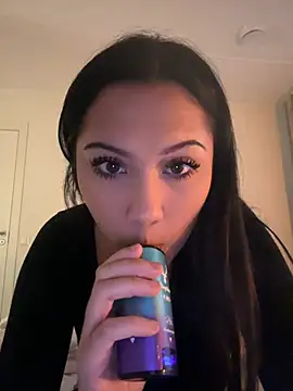 K1ttyn Live XXX chat