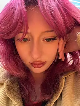 RonnieKiss Adlı Modelin Canlı XXX Sohbeti