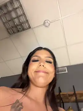 XXX chat uživo modela CherrySmirkXXX