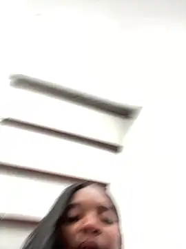 Živý XXX chat MiaaHoward