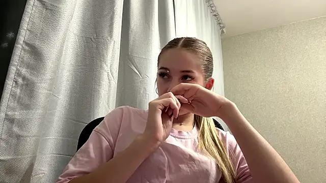 MarkitaHersch: онлайн-секс-чат