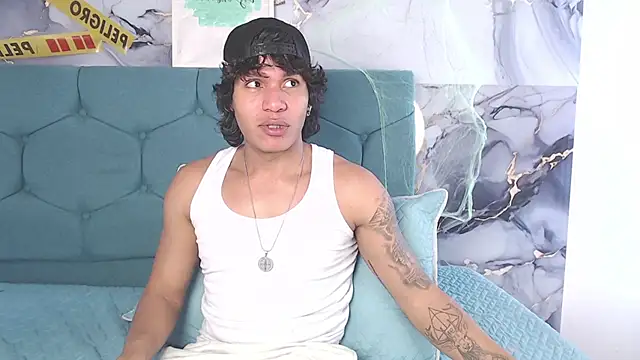 Chat XXX en directo de MaximilianRoth