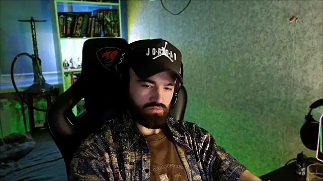 Chatroom XXX en direct de _Serious_Man