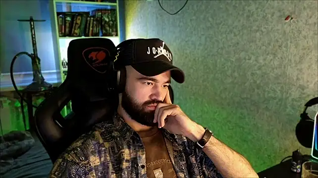 XXX chat uživo modela _Serious_Man