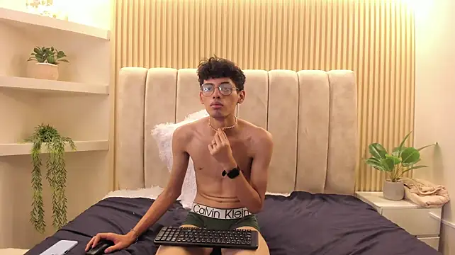 Ethan_Kay – Naživo XXX chat