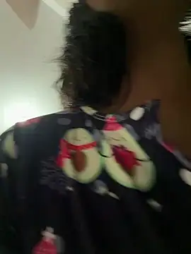 Niyirey1 Adlı Modelin Canlı XXX Sohbeti