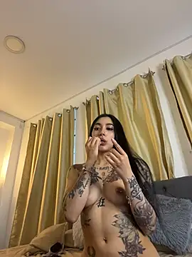Nahial1's Live XXX Chat