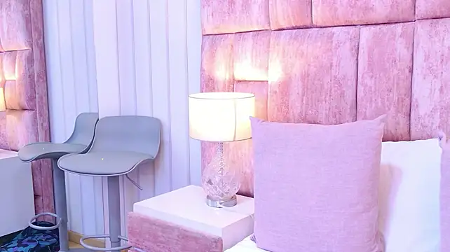 Živý XXX chat MiaLaure