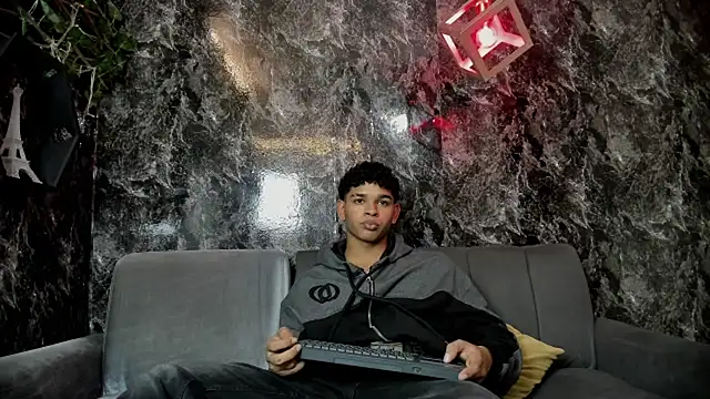Chat +18 de nova_mitchell7 ao vivo