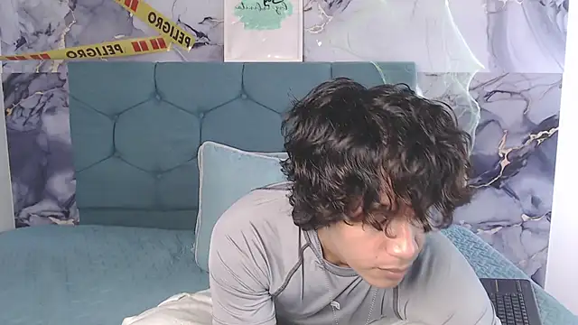 MaximilianRoth Live XXX-Chat
