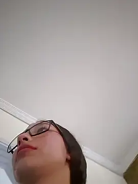 צ'אט XXX בשידור חי של Mieluvie_sw