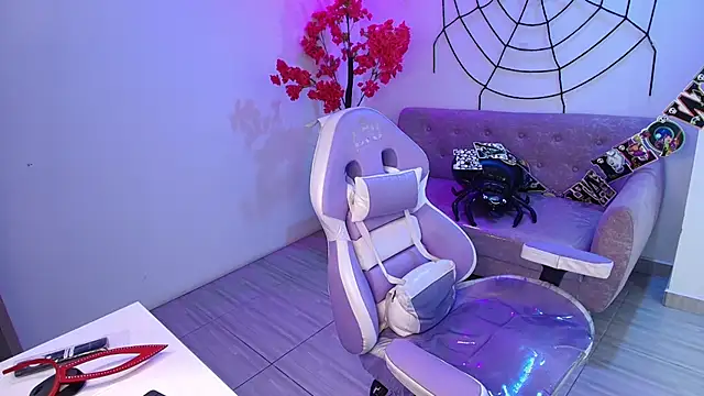 Chloe_hyde Adlı Modelin Canlı XXX Sohbeti