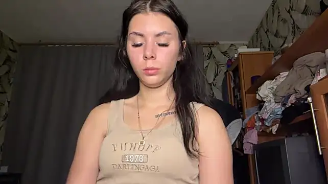 دردشة LilyMinimum الجنسية المباشرة