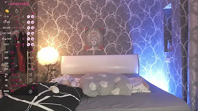 Онлайн чат XXX MiaMiaMeow