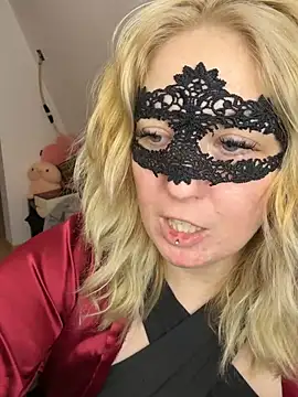 -CurvySecret-: онлайн-секс-чат