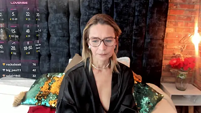 Issa_Milf__: απευθείας συνομιλία ΧΧΧ