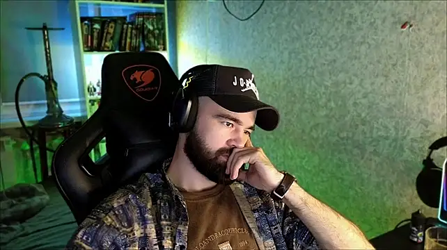 צ'אט XXX בשידור חי של _Serious_Man