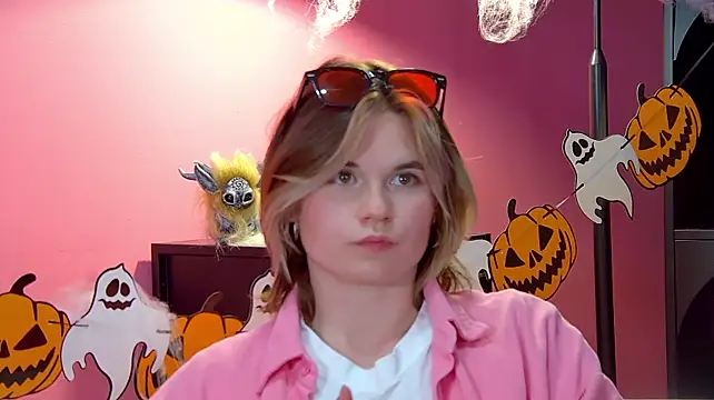 צ'אט XXX בשידור חי של AliceAllard