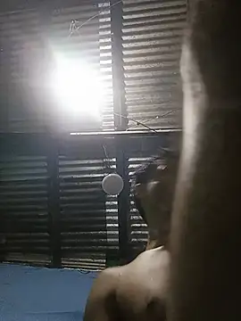 StripchatAssam93 现场XXX聊天