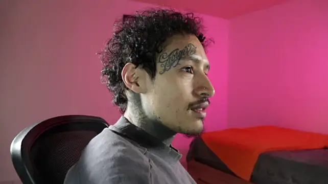 Chat XXX Live trieone