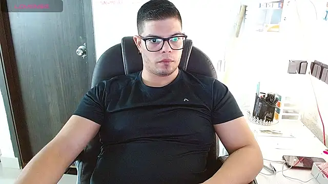 Chat XXX en directo de Realjoel01