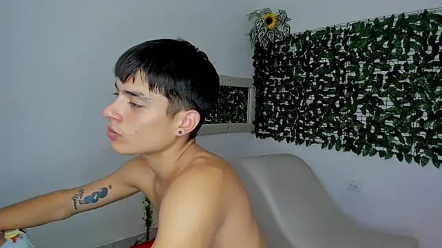 The_beby_guy Adlı Modelin Canlı XXX Sohbeti