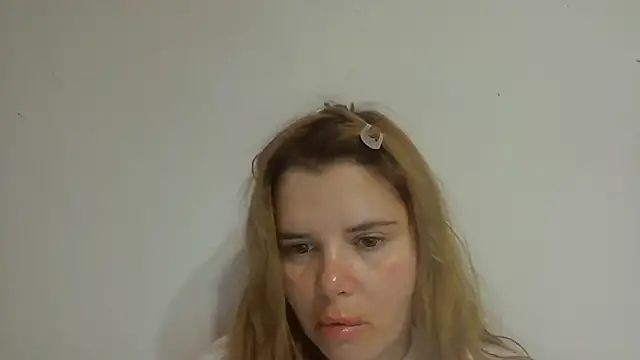 HornyElena Live XXX-Chat
