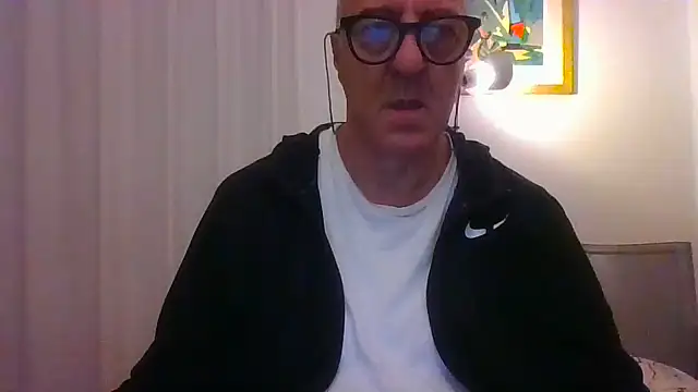Chat +18 de ANONIMO7735 ao vivo