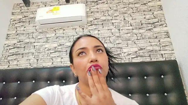 Živý XXX chat Slutty_hugetits