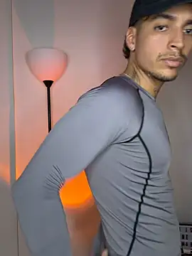 KAIRUIZ live XXX chat