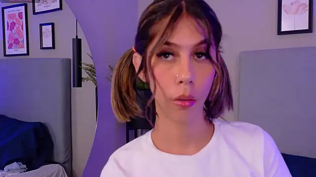 دردشة ZoeyPetit الجنسية المباشرة