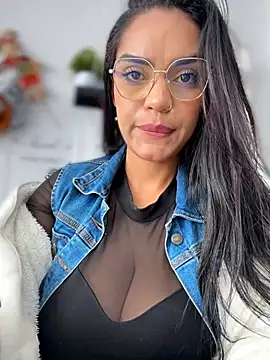 Chatroom XXX en direct de Sara-77