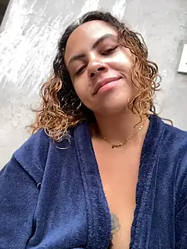 Chat +18 de Chloe_Leaozinho ao vivo