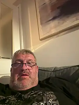 Czat XXX na żywo – Daddystrokes4u