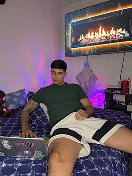 SexxxySquirterStev777's Live XXX Chat