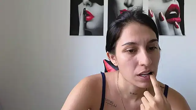 Chatroom XXX en direct de tammyandrade_