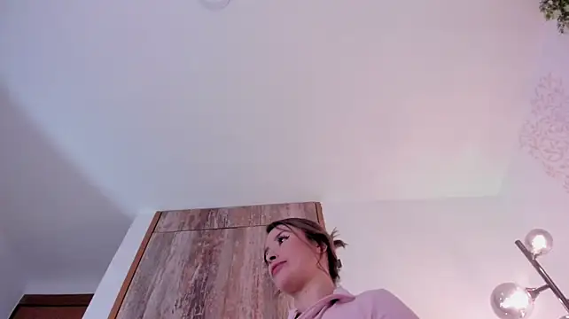 Chat +18 de HannaRogers ao vivo
