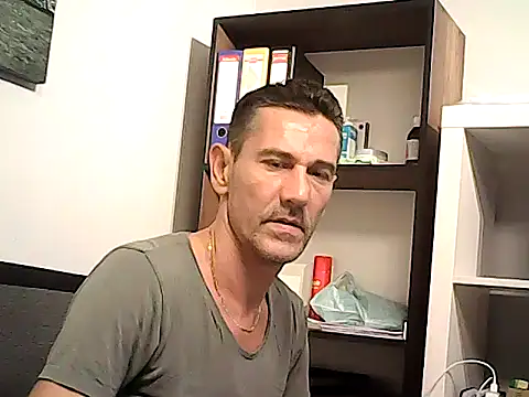 mastercharisma35 Adlı Modelin Canlı XXX Sohbeti