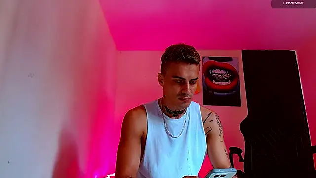 Živý XXX chat bray_hotboy777