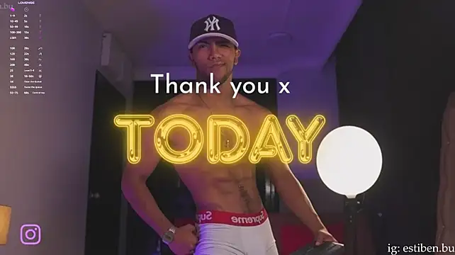 צ'אט XXX בשידור חי של Colstorw_