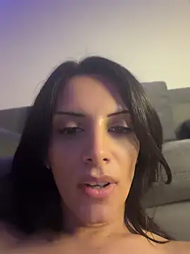 AliceBeatrice Chat XXX live