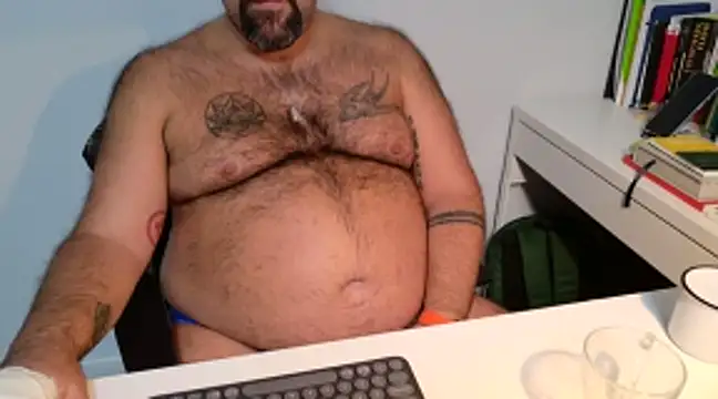 XXX chat uživo modela BearOfficer