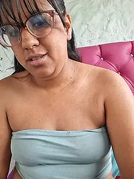 دردشة ZaidaWet الجنسية المباشرة
