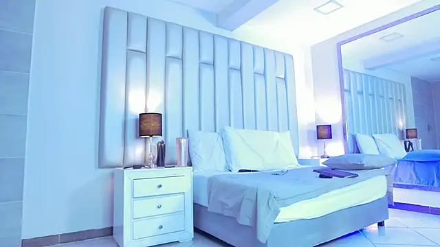 aandreaperez Adlı Modelin Canlı XXX Sohbeti